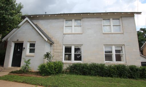 Available Now! 2 Bedroom 1 Bath Unit in Central Tyler! *LEASE UP* – photo 1