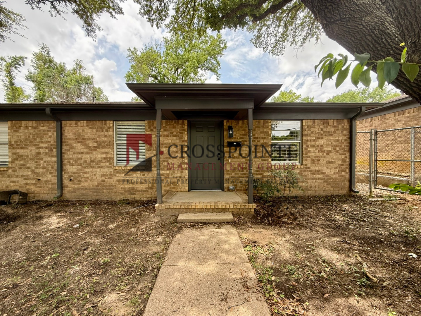 Tyler Apartment: S Porter Ave Duplex 711/715