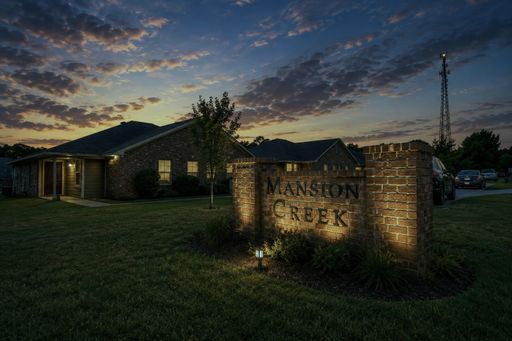 2 Bedroom 2 Bath Duplex at Mansion Creek in Tyler! 1/2 OFF your first full month’s rent! – photo 1