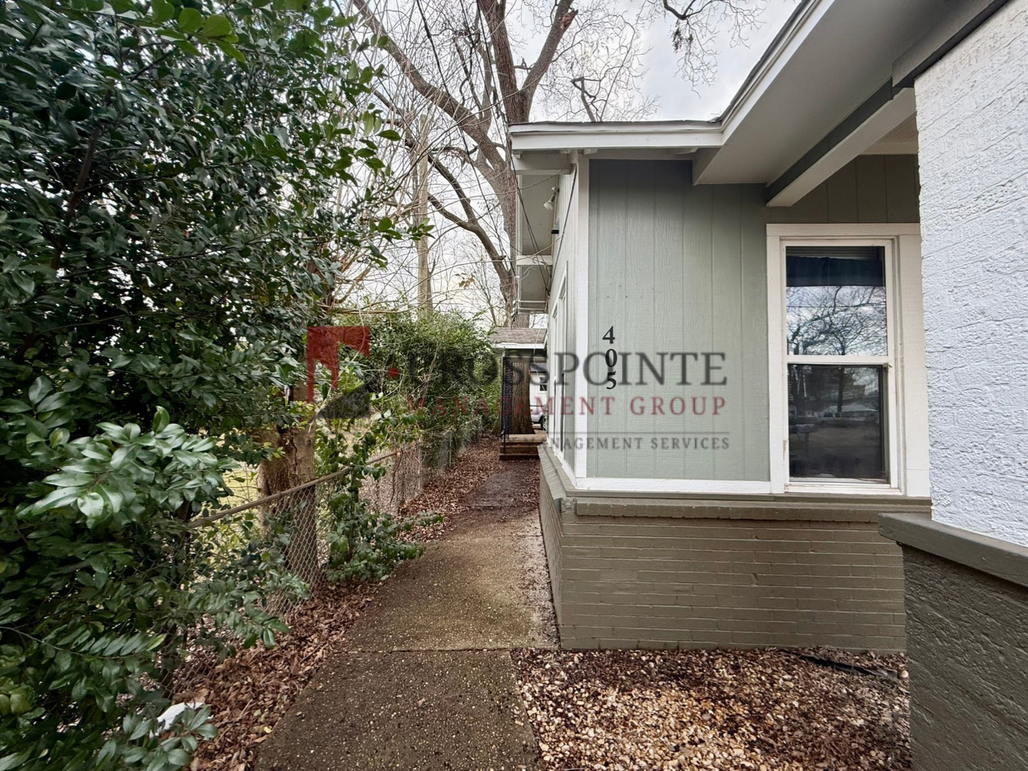 Tyler Apartment: 403 E Noble St