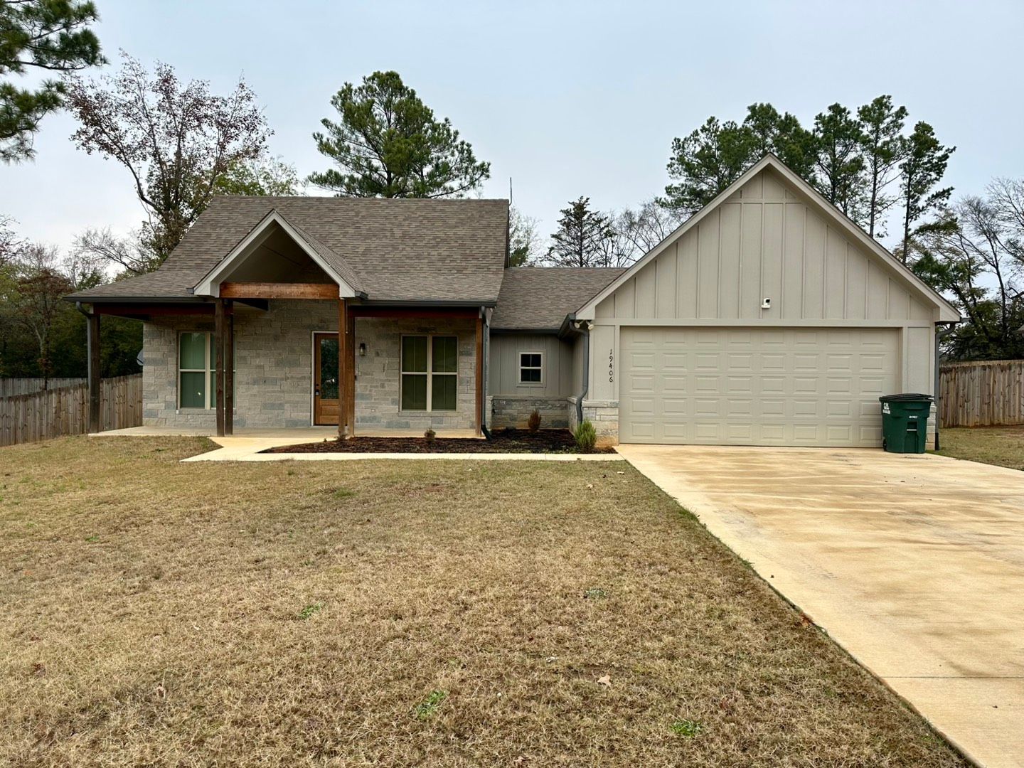 Lindale House: 19406 Cedarpark pl