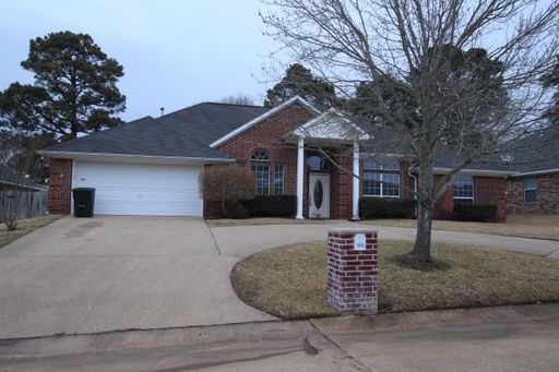 Coming soon: Beautiful 4 bedroom home in Oasis South!