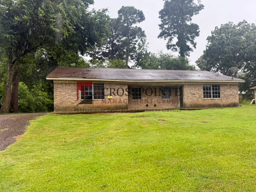 AVAILABLE! 2 Bedroom, 1 Bathroom Duplex in Longview! – photo 1