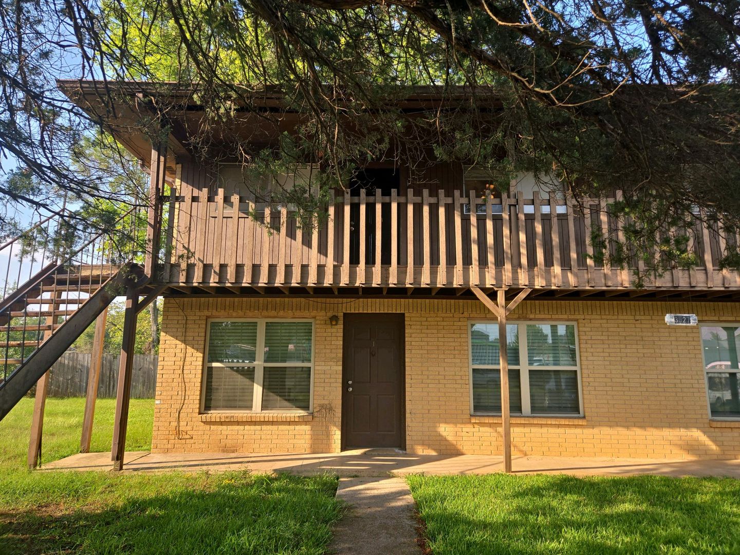 Longview Apartment: 3527 Elmira Dr