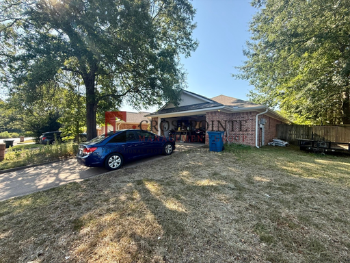 Coming Soon! 3 Bedroom 2 Bathroom Duplex in Flint!
