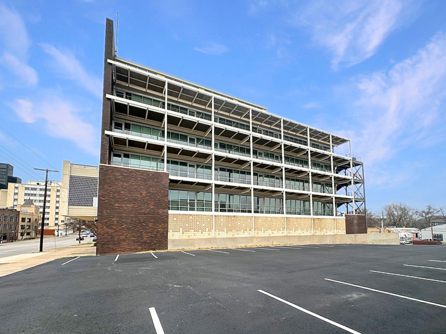 Tyler Apartment: 230 S. Broadway Ave