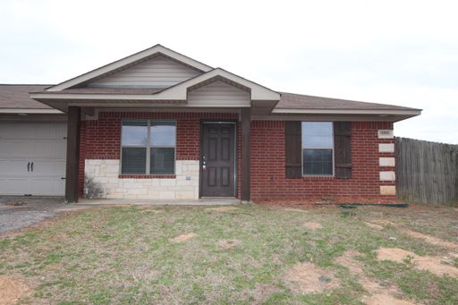 2 Bedroom Duplex for Rent in Lindale!