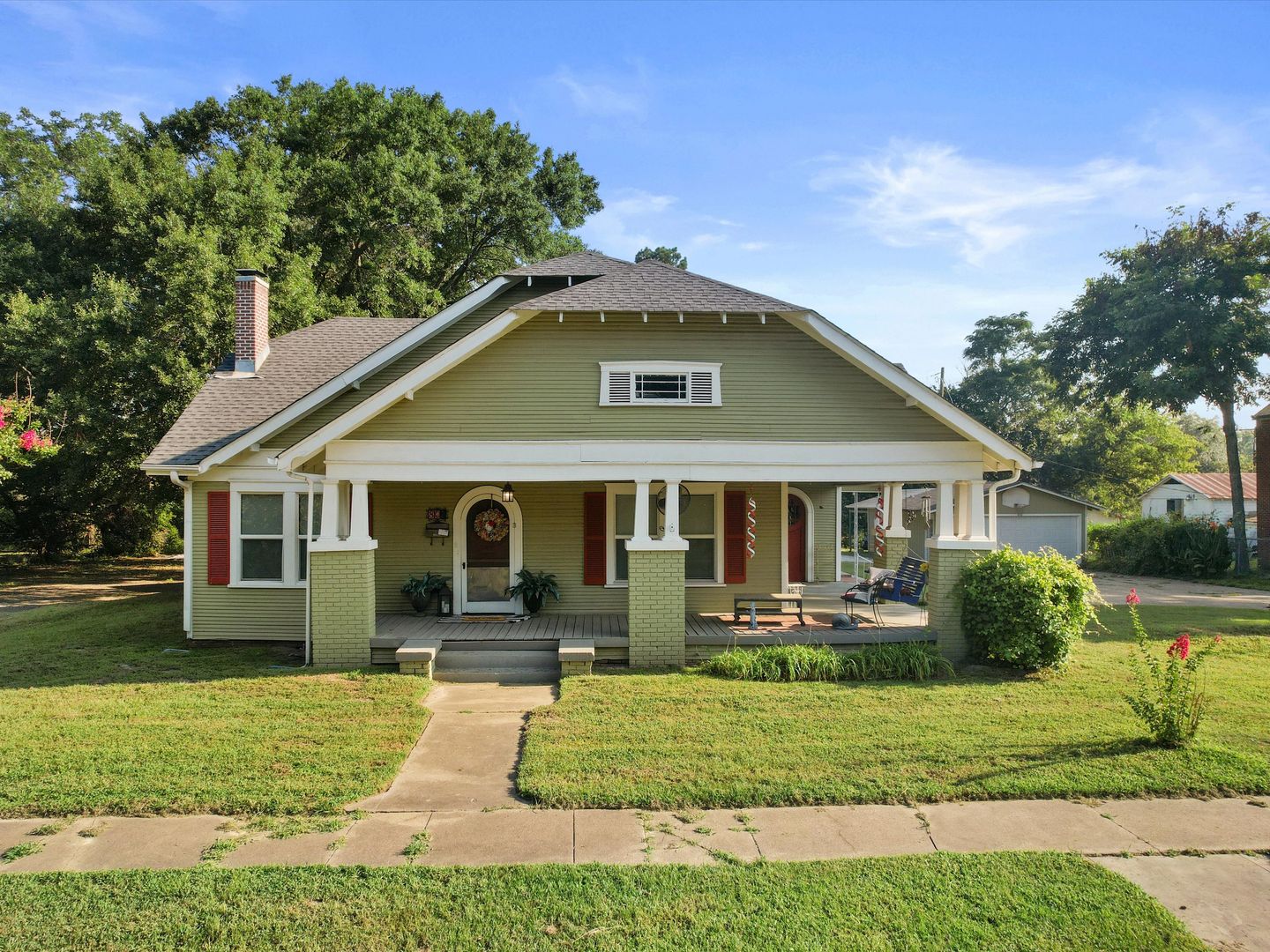 Gilmer House: 808 W Tyler Street