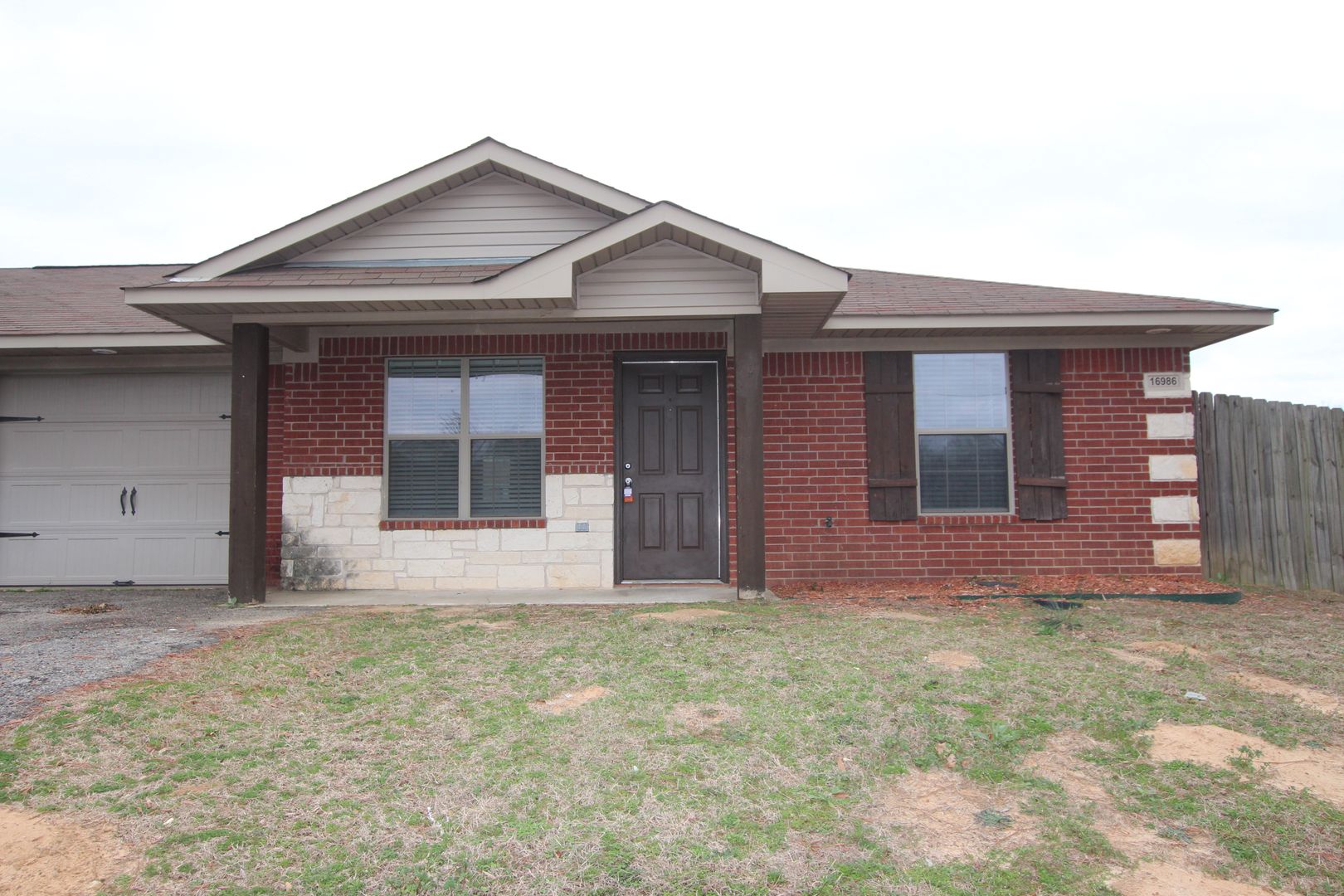Lindale Apartment: 18065 Loring Ln