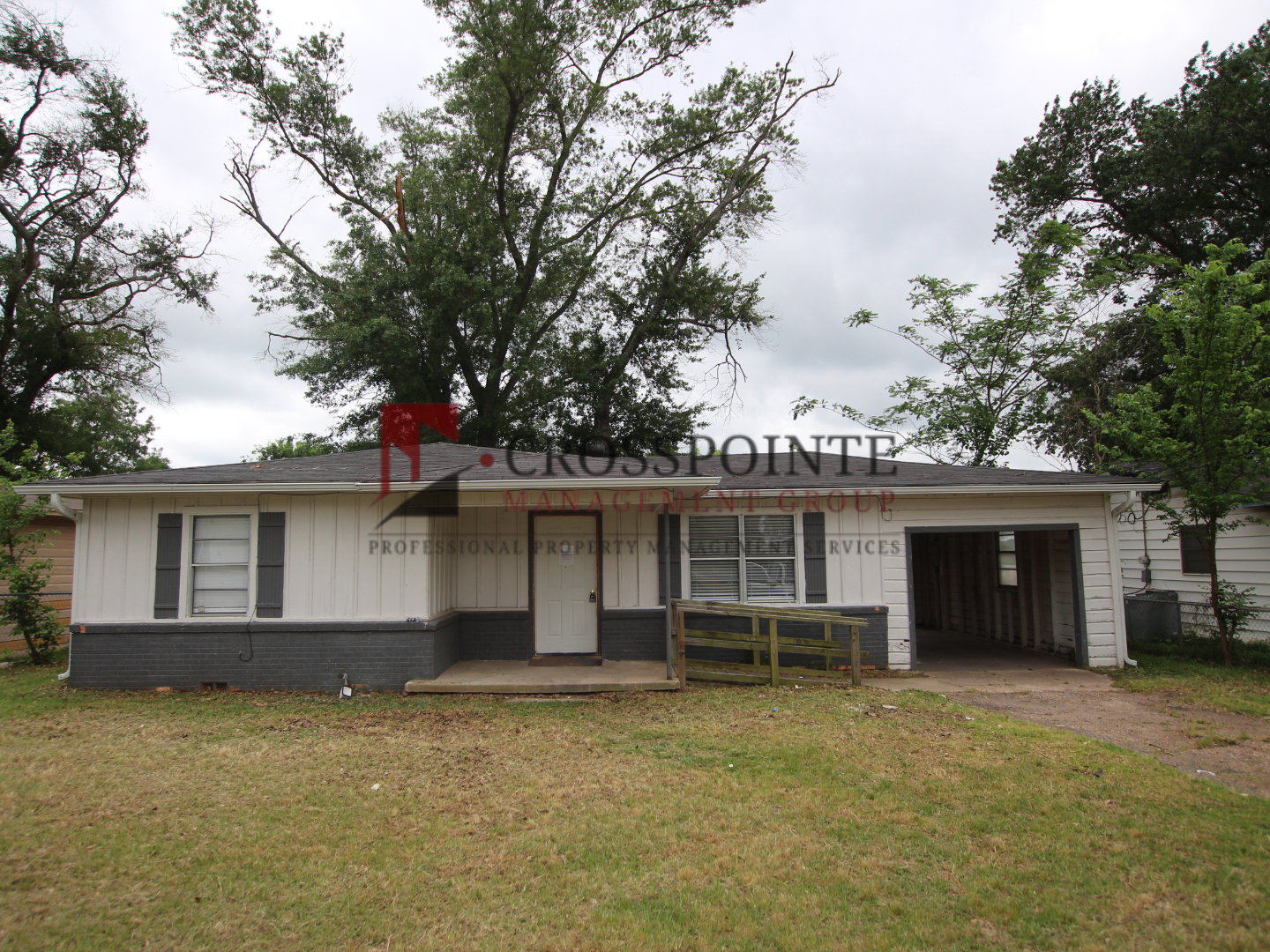 Tyler House: 2327 Plume Dr.