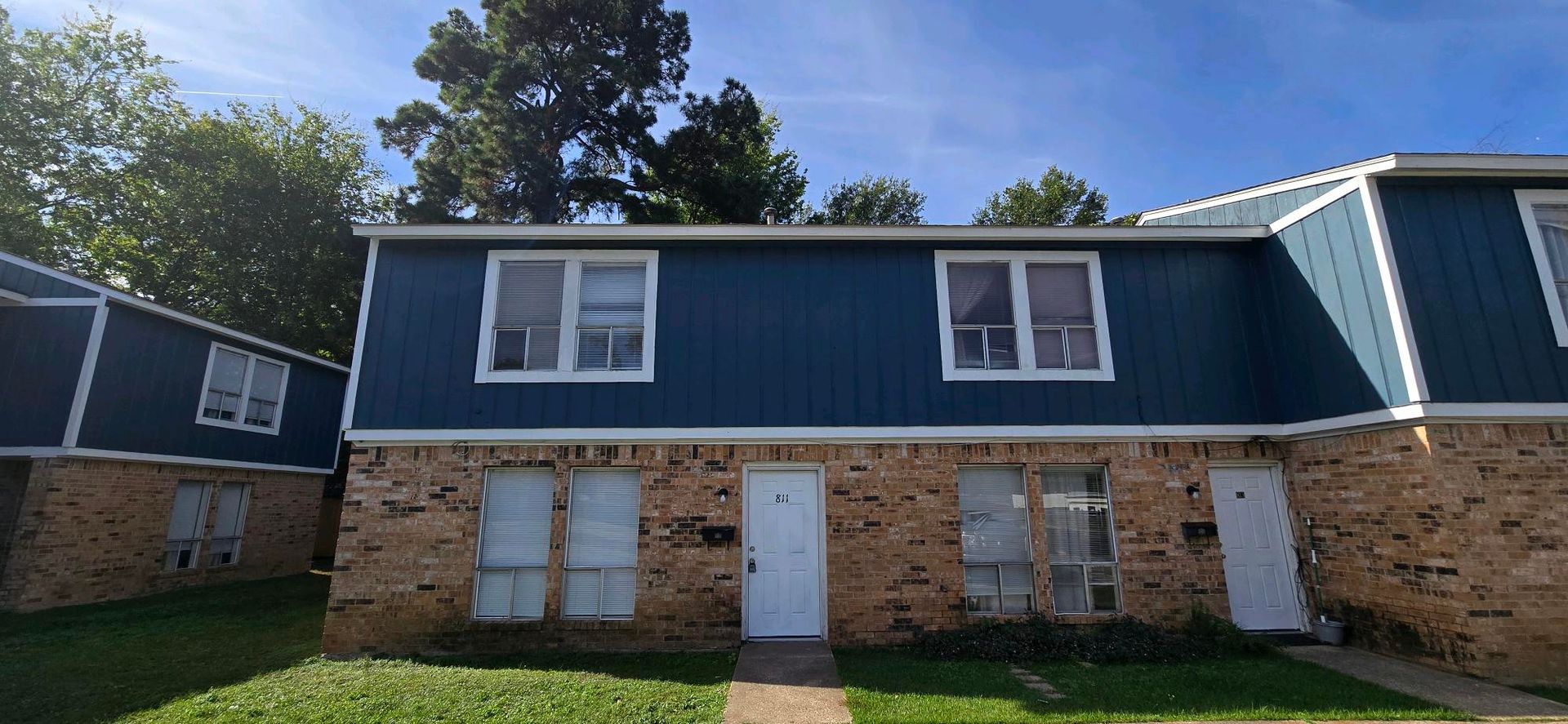 Longview Townhome: 811 Texas St