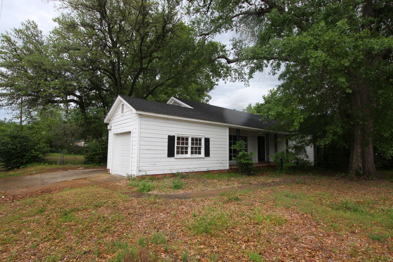 Tyler House: 2104 Old Sunnybrook Dr.