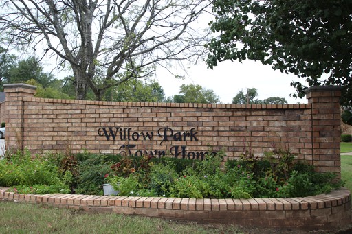 Willow Park Town Homes- 2 Bedroom Town house in Lindale!