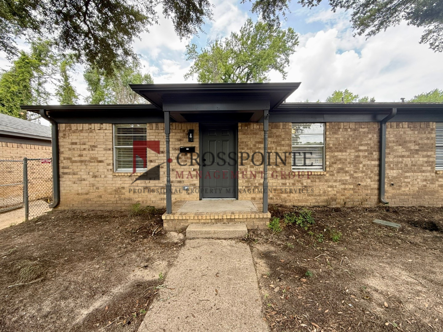 Tyler Apartment: S Porter Ave Duplex 711/715