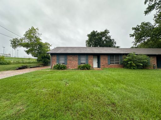 3 bedroom 2 bathroom duplex in Whitehouse!