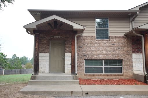 2 Bedroom Town house for Rent in Lindale!