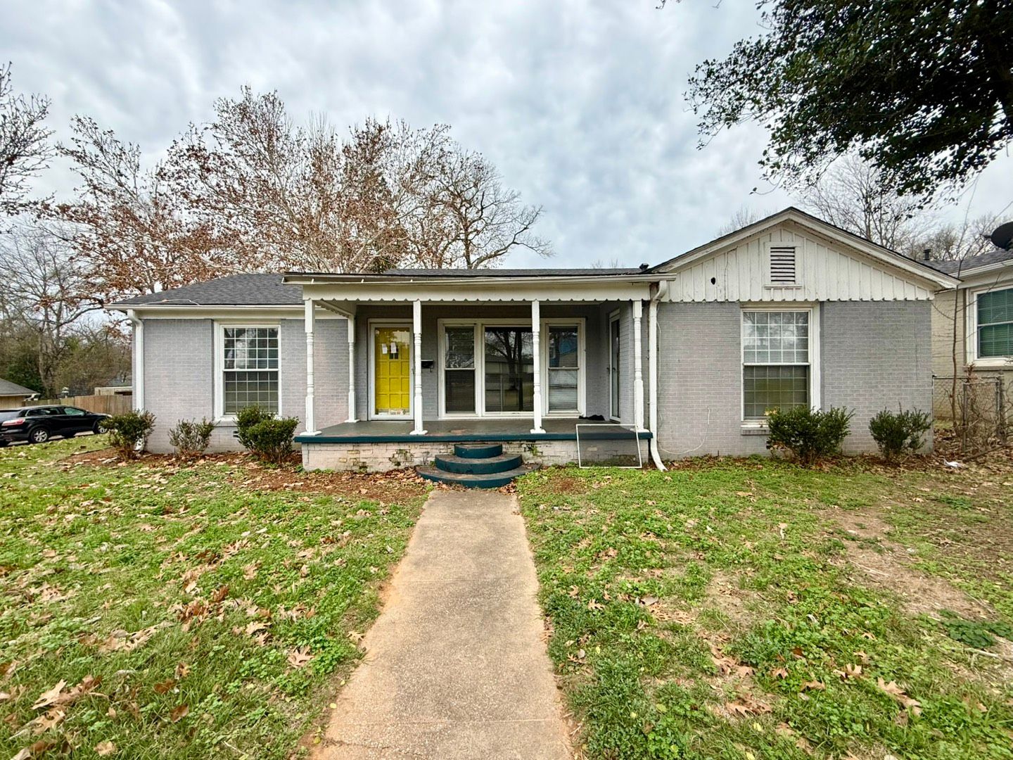 Tyler House: 427 E. 5th St