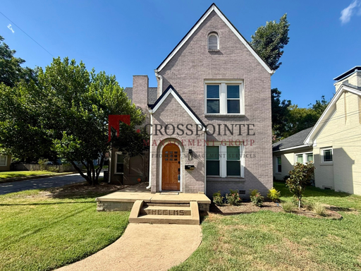 Tour Today! 2 Bedroom 1 Bathroom Upstairs Unit! – photo 1