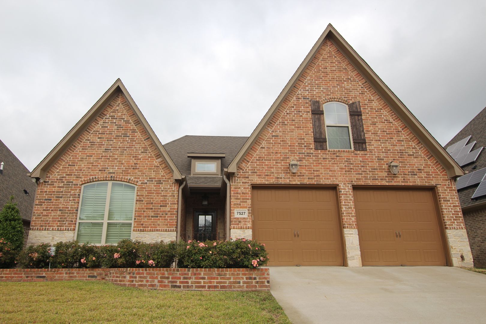 Tyler House: 7527 Princedale