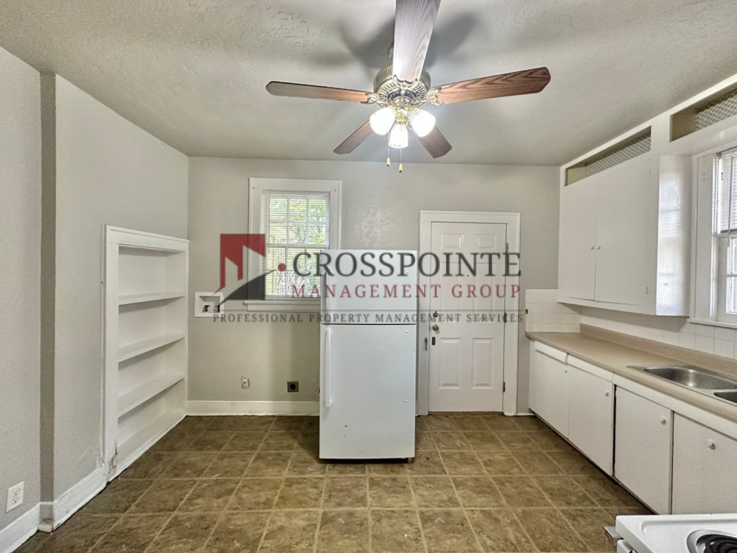 Tyler Apartment: 435 S College Ave
