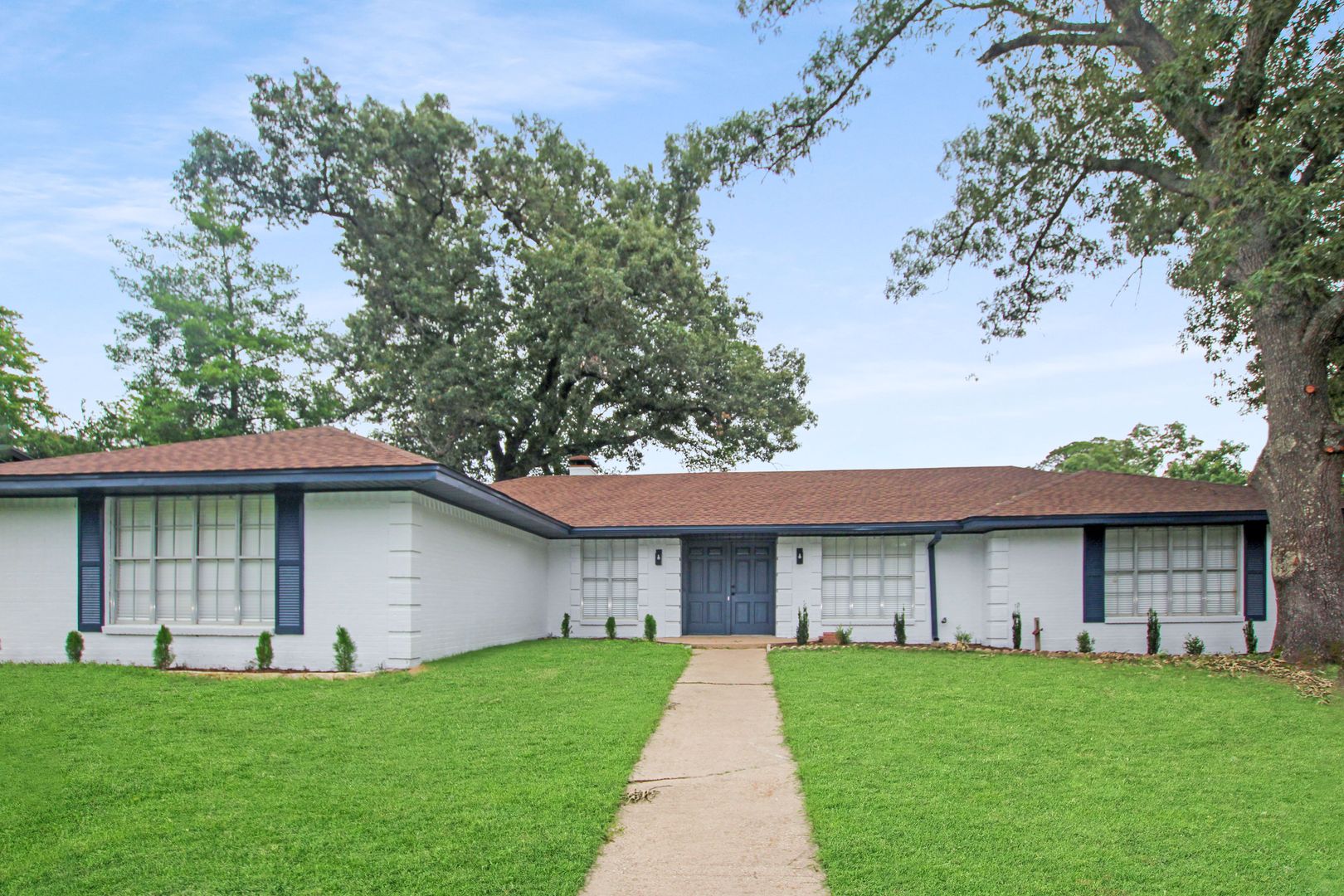 Tyler House: 3820 Darrell Ln