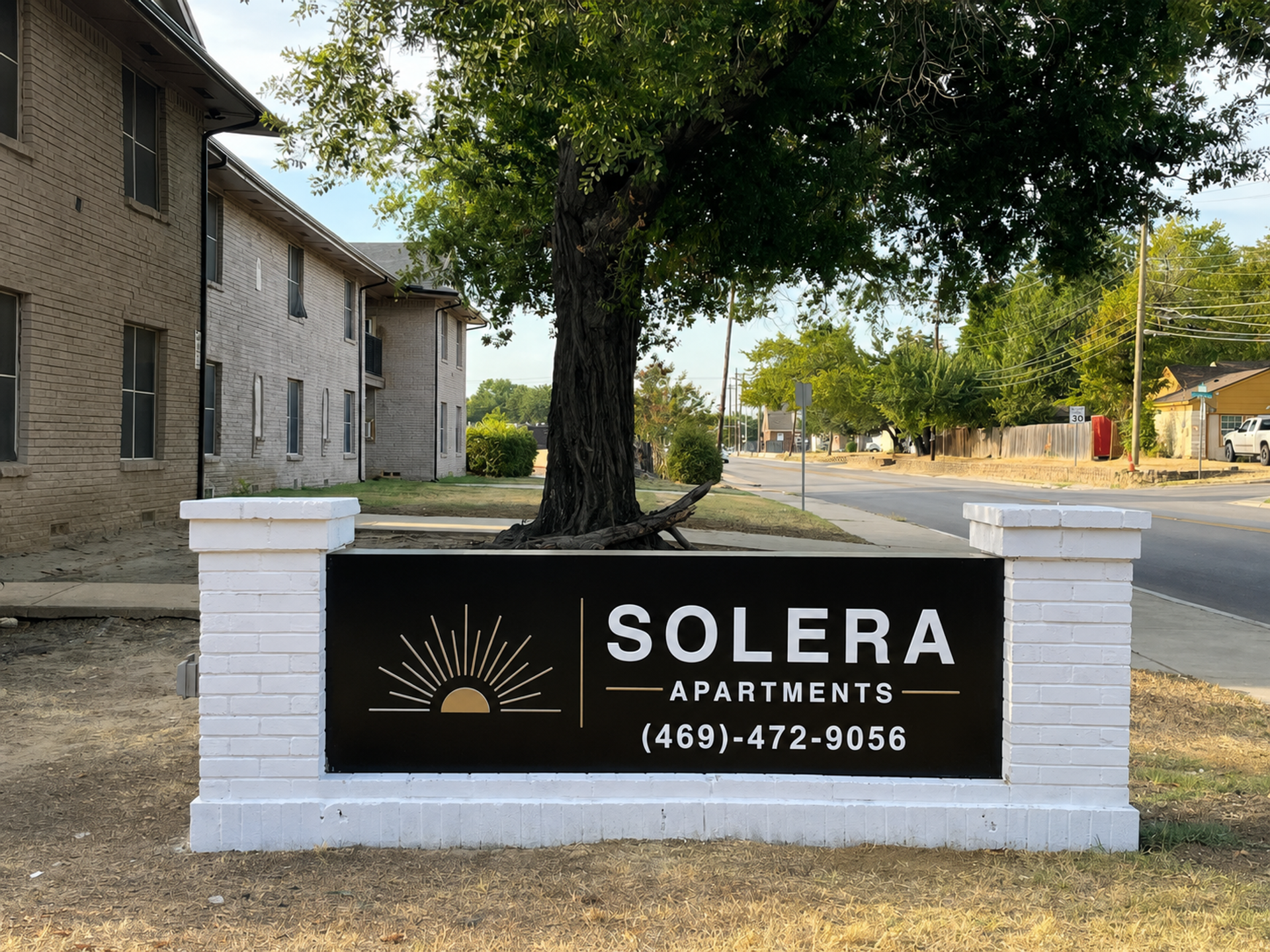Irving Apartment: 821 - 831 S Nursery Road