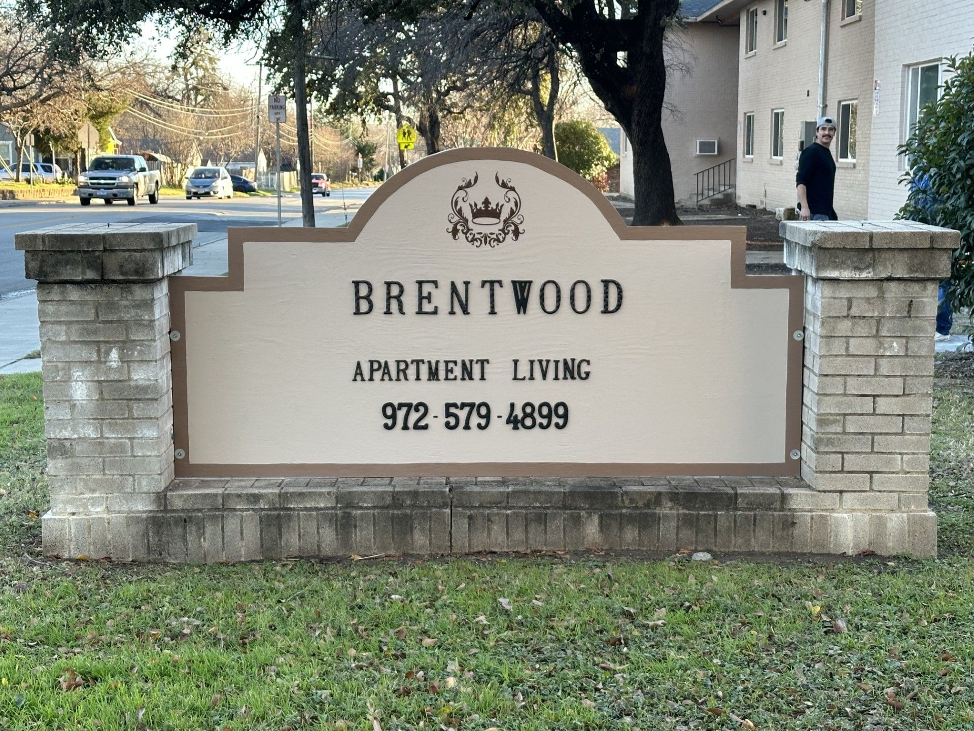 Irving Apartment: 831 S Nursery Road