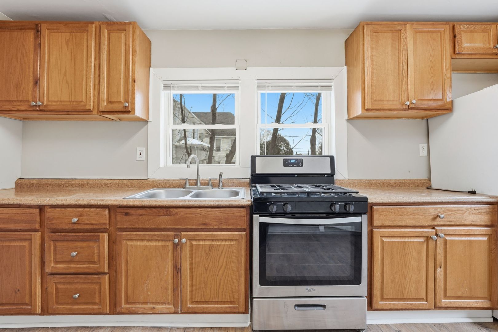 St Paul Apartment: 602 N Mendota St