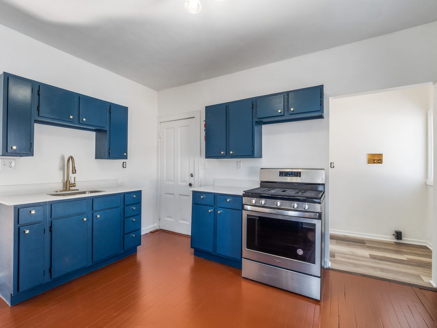Saint Paul Apartment: 937 Thomas Ave W