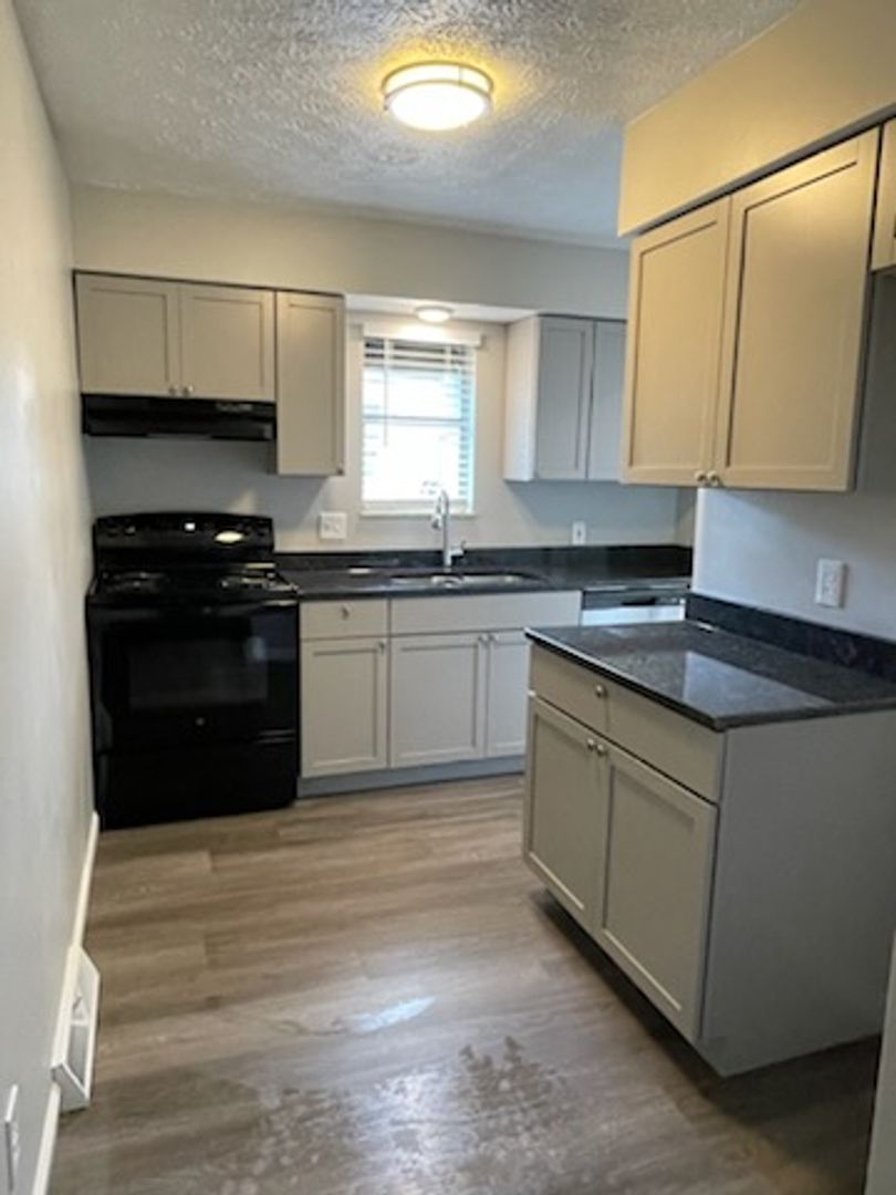 Columbus Apartment: 4370 Le Marie Court