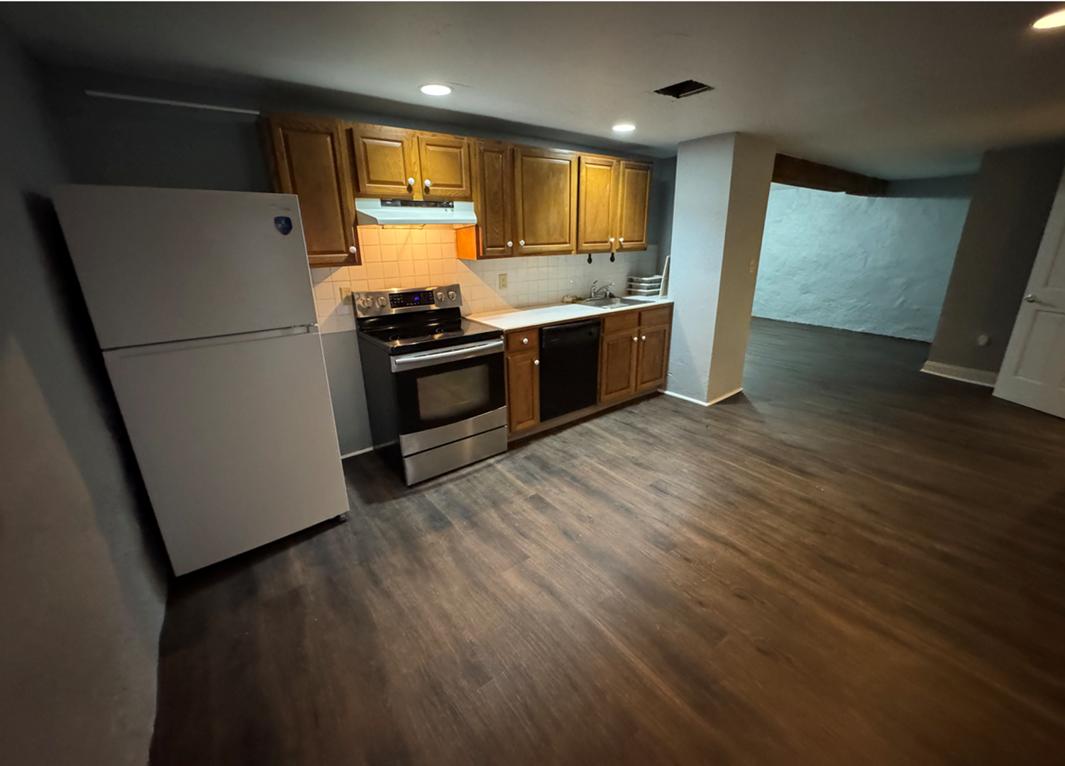 Leola Apartment: 172-174 West Main Street