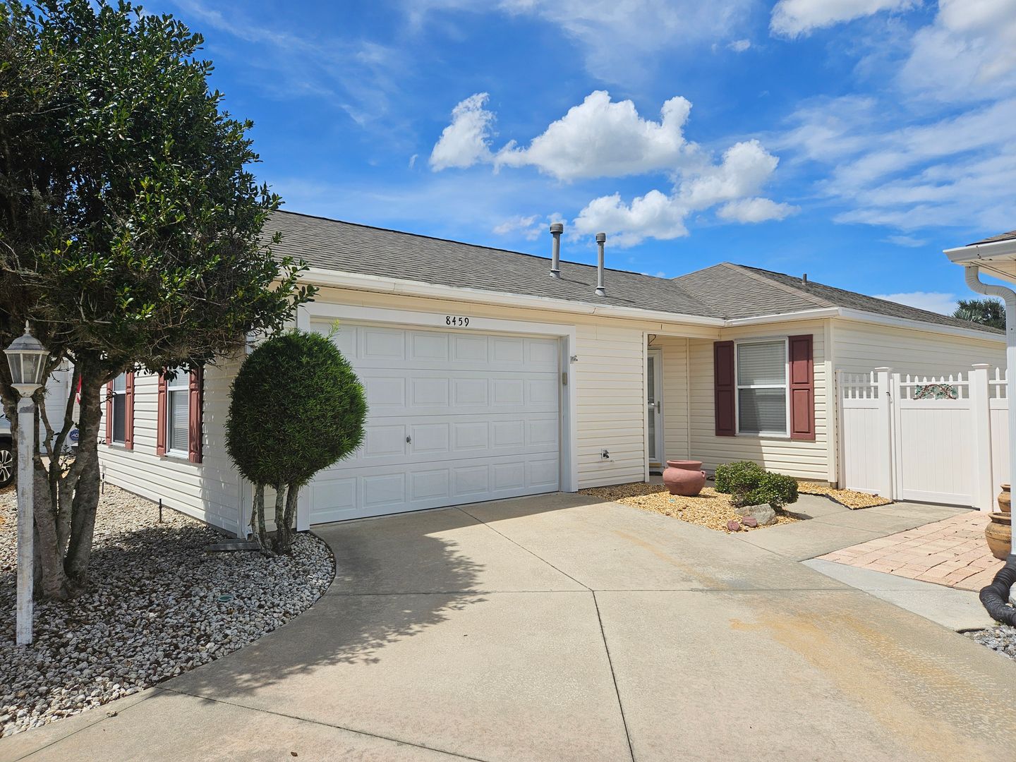 THE VILLAGES House: 8459 SE 177 ROLESON LN