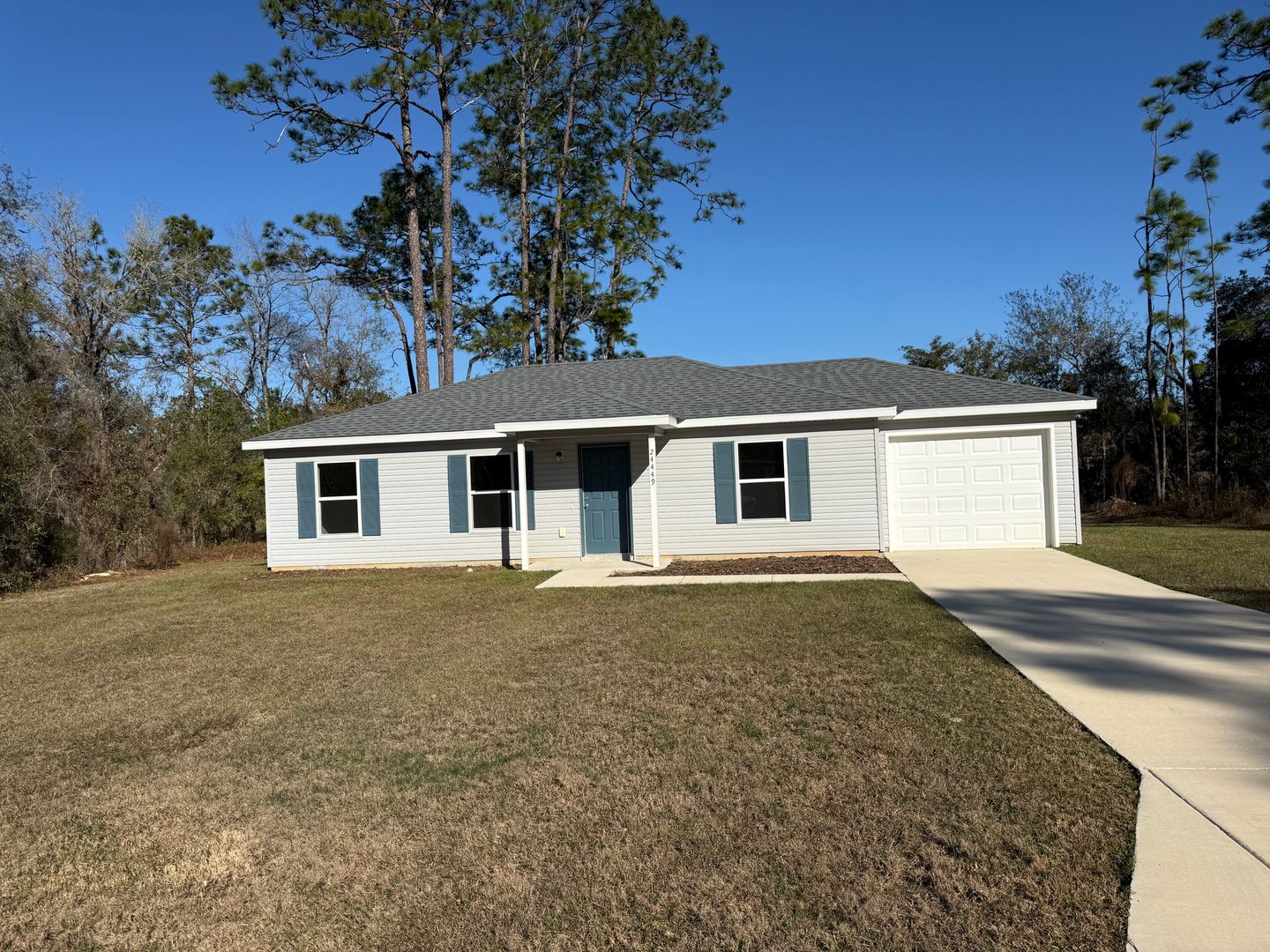 Dunnellon House: 24449 NW Falcon Ave