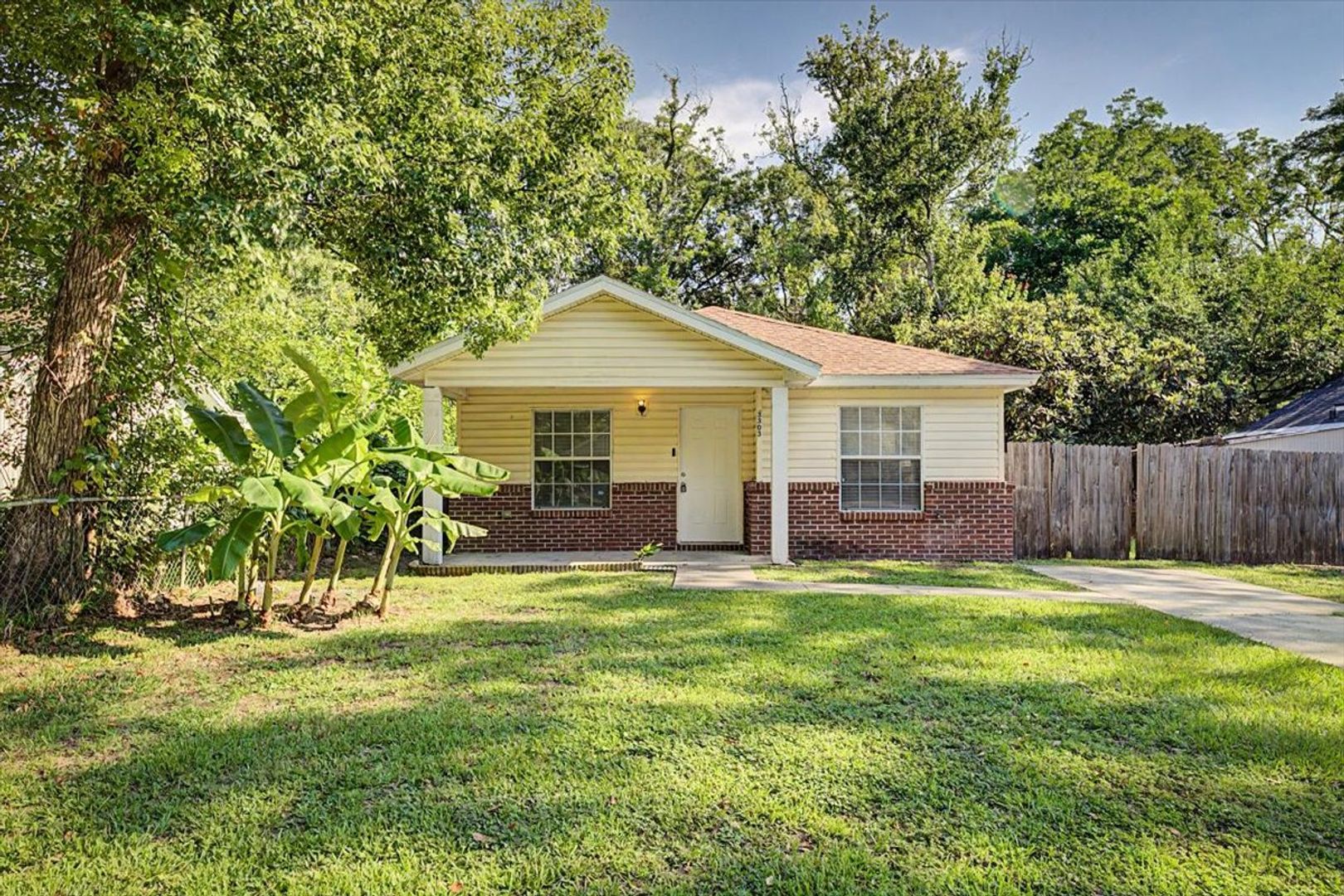 Jacksonville House: 3303 Broadway Ave.