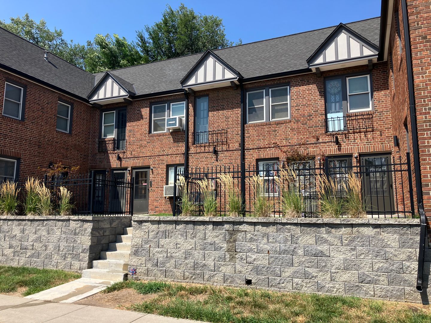 Council Bluffs Apartment: 10 N 31st St