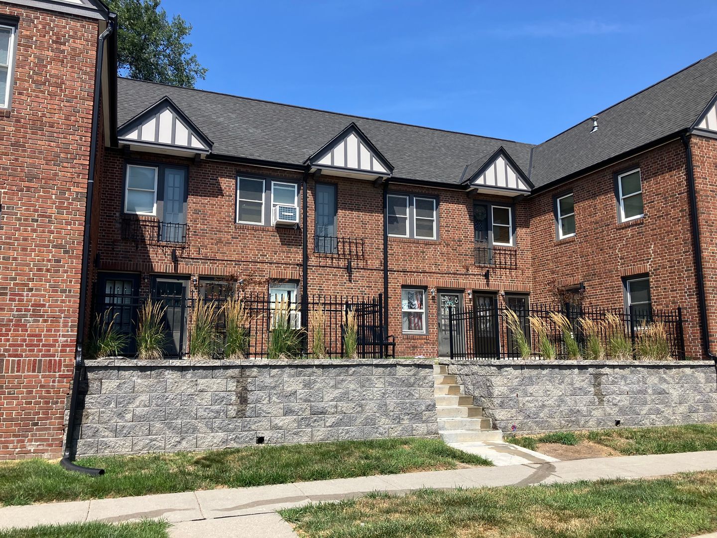 Council Bluffs Apartment: 10 N 31st St