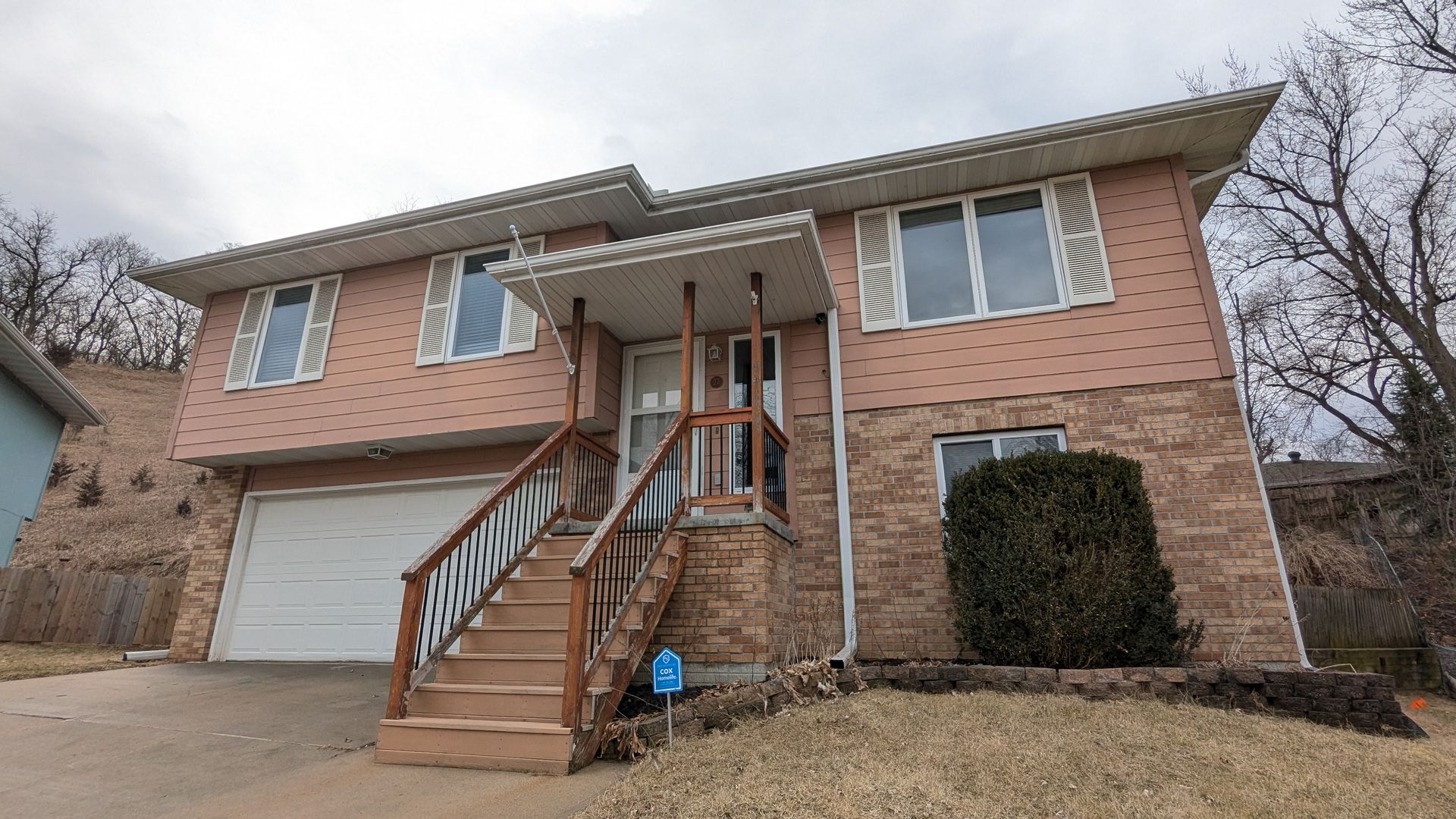 Council Bluffs House: 27 Ellis Cir