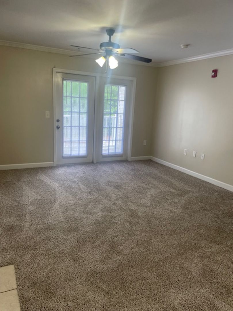 Jacksonville Apartment: 190 Valencia Drive