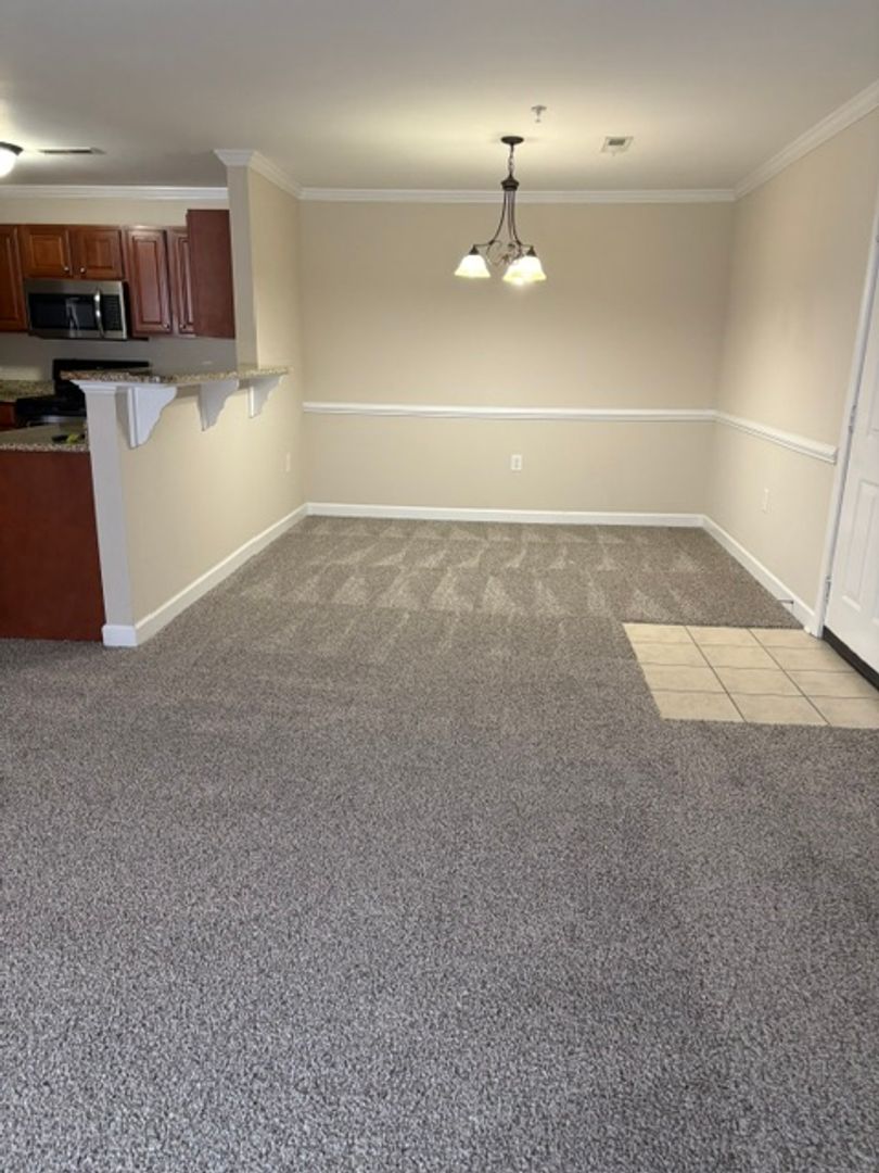 Jacksonville Apartment: 190 Valencia Drive