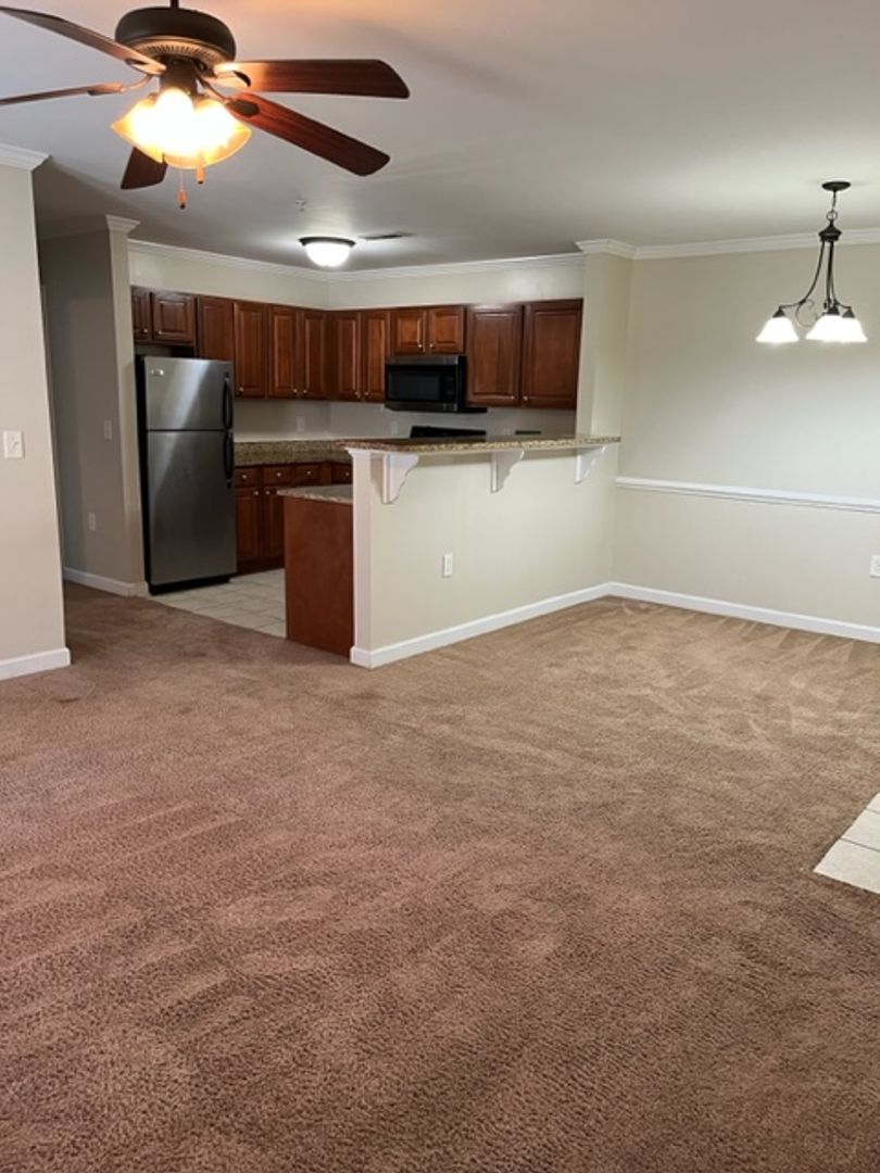 Jacksonville Apartment: 190 Valencia Drive