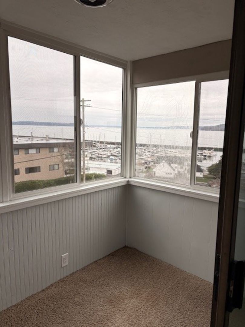 Des Moines House: 528 S 223RD