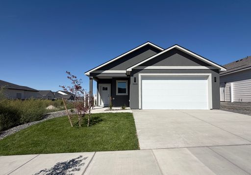 Gorgeous, Brand New 3 bed, 2 ba- South Orchard Location! – photo 1