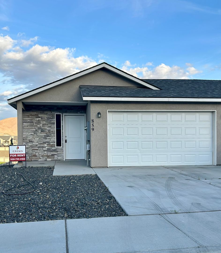 West Richland House: 859 Duke Lane