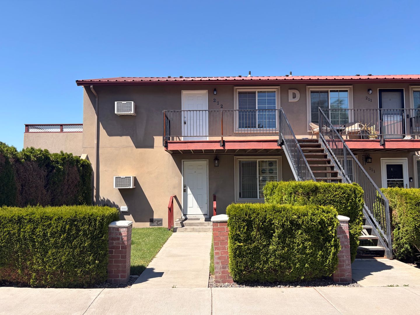 West Richland House: 526 S. 40th Ave.