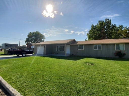 Kennewick Apartment: 5812-5822 W METALINE AVE