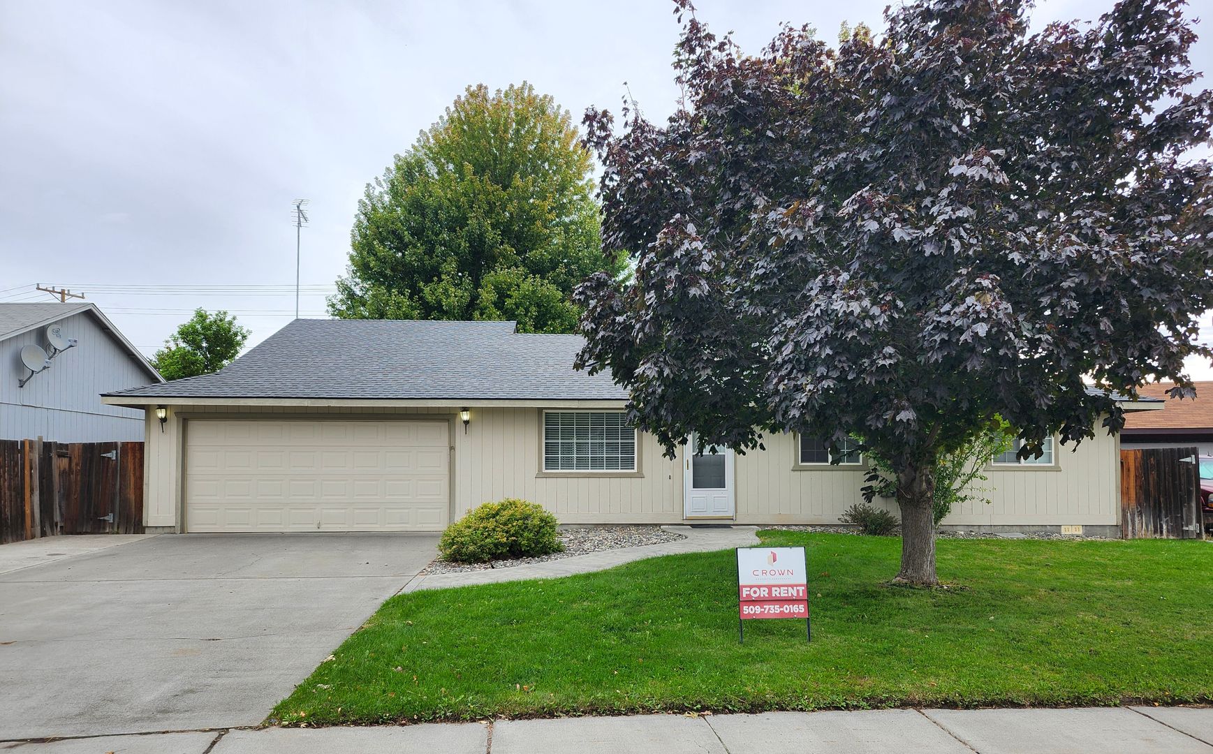 West Richland House: 2926 Iris Street