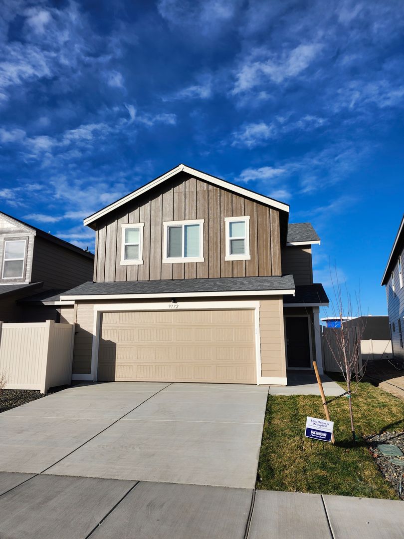 Kennewick Townhome: 9772 W 5th Pl