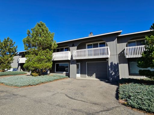*360 TOUR AVAILABLE* Remodeled Townhouse With A View! – photo 1