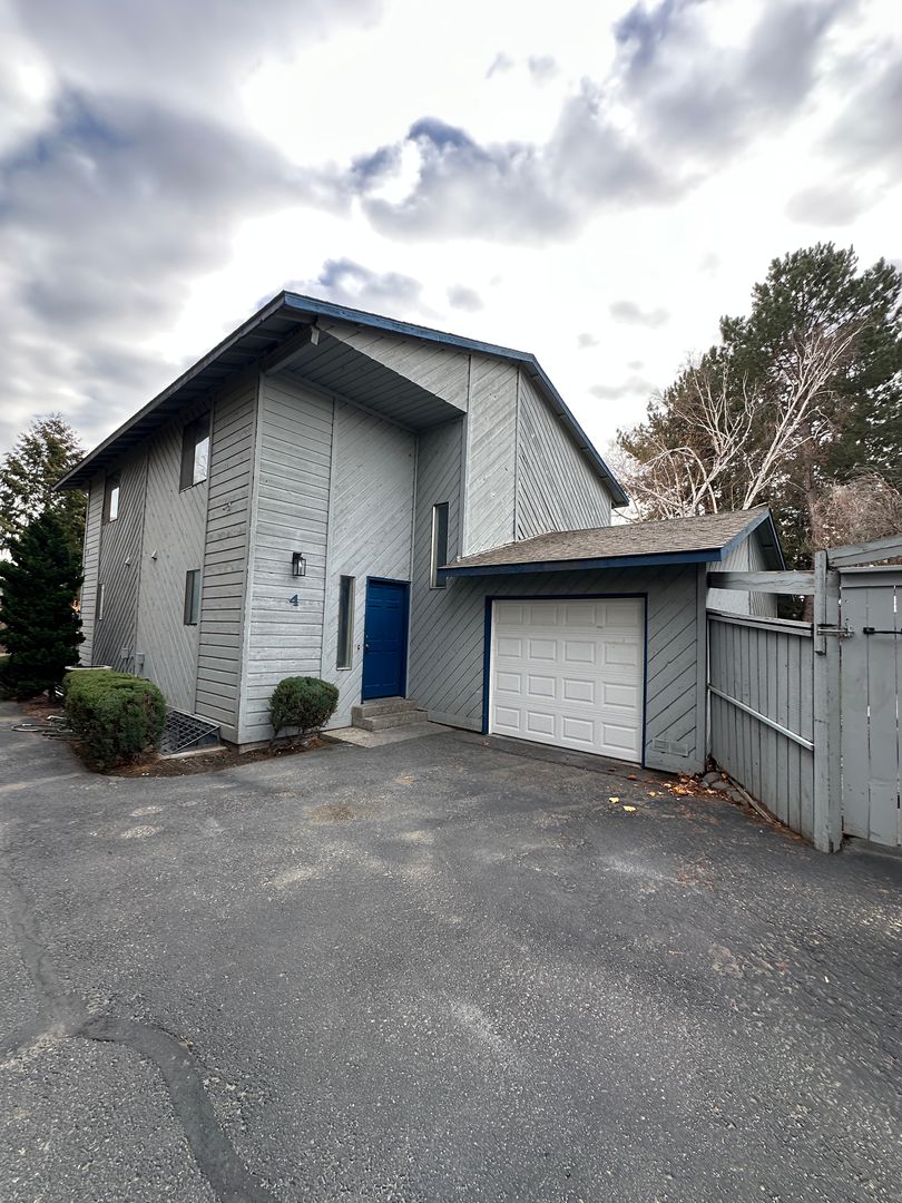 Richland Apartment: Evergreen Square