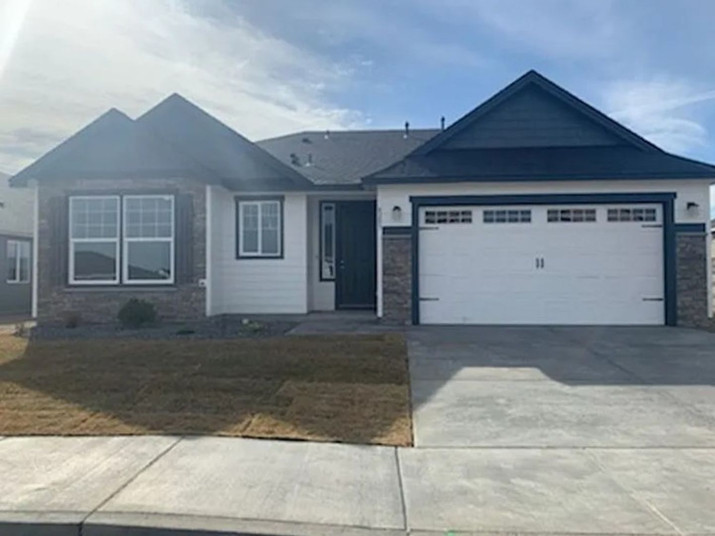 West Richland House: 8203 Ballard Loop